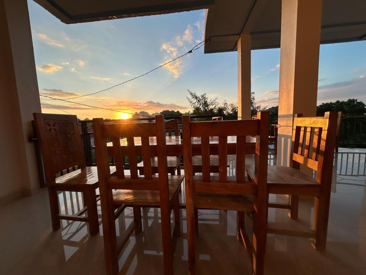 Four-G Home Stay & Komodo Tour Labuan Bajo Exterior photo